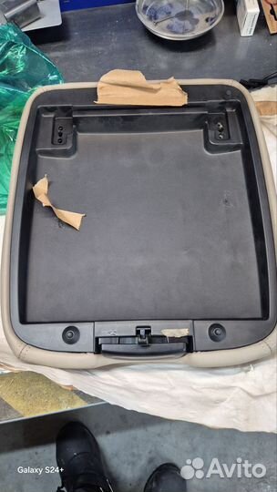 Крышка подлокотника LC100