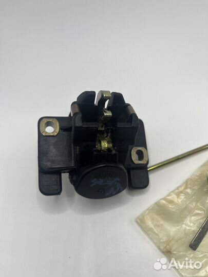 Замок багажника W124 Новый и оригинальный