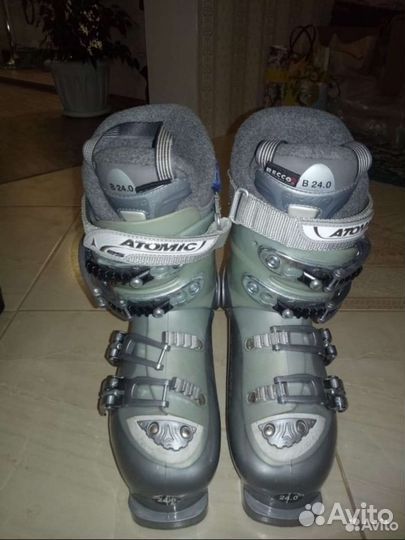 Горнолыжные ботинки Atomic