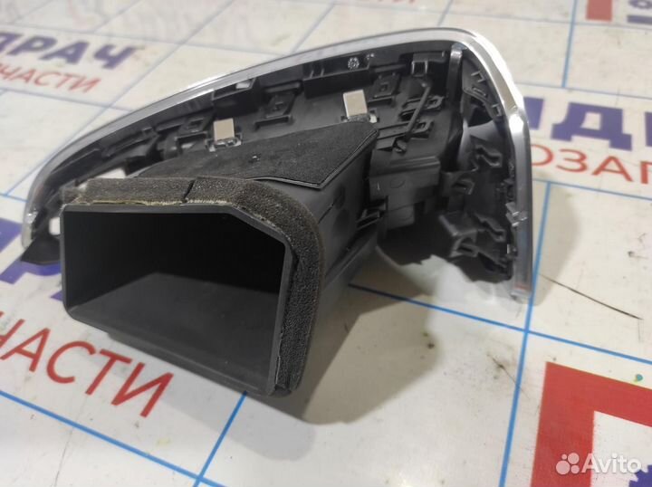 Дефлектор воздушный правый Ford Focus 3 1911129