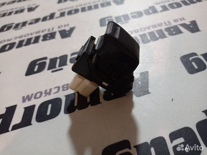 Кнопка стеклоподъемника задняя правая Subaru