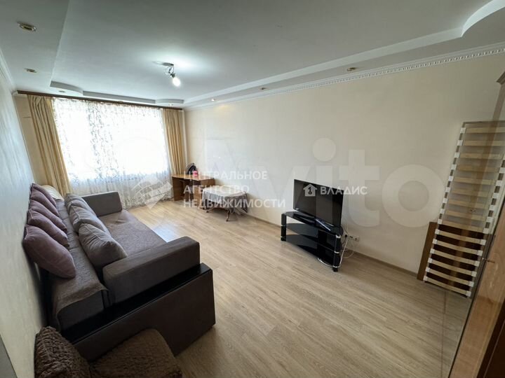 2-к. квартира, 69 м², 1/12 эт.