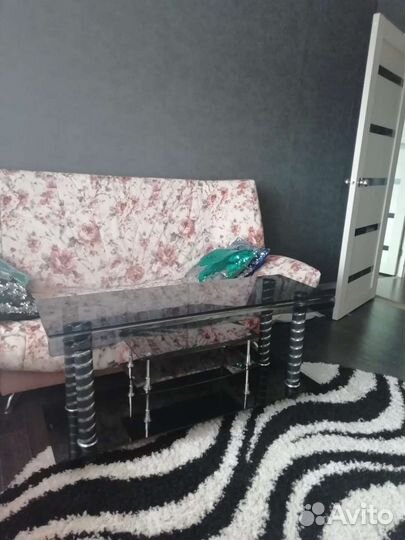 Стеклянная тумба