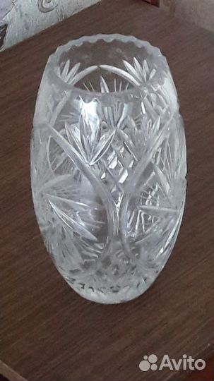 Вазы хрустальные для цветов