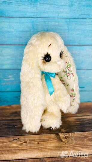 Зайка Скромняга