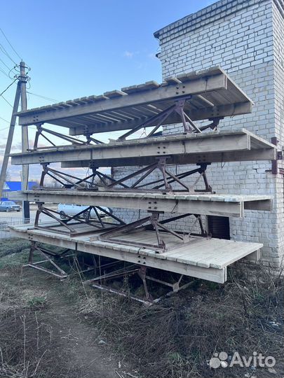 Аренда подмостья каменьщика, строительные столы