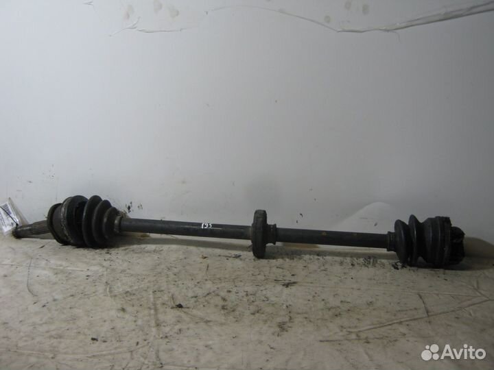 Полуось передняя Прав. Ниссан Sunny 1993г седан