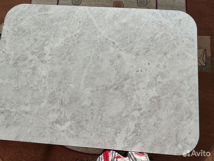 Кухонный стол