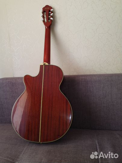 Концертная гитара Ibanez с нейлоновыми струнами