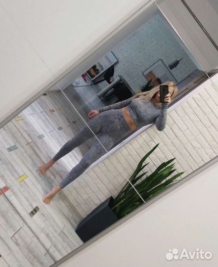 Костюм новый 42-44р