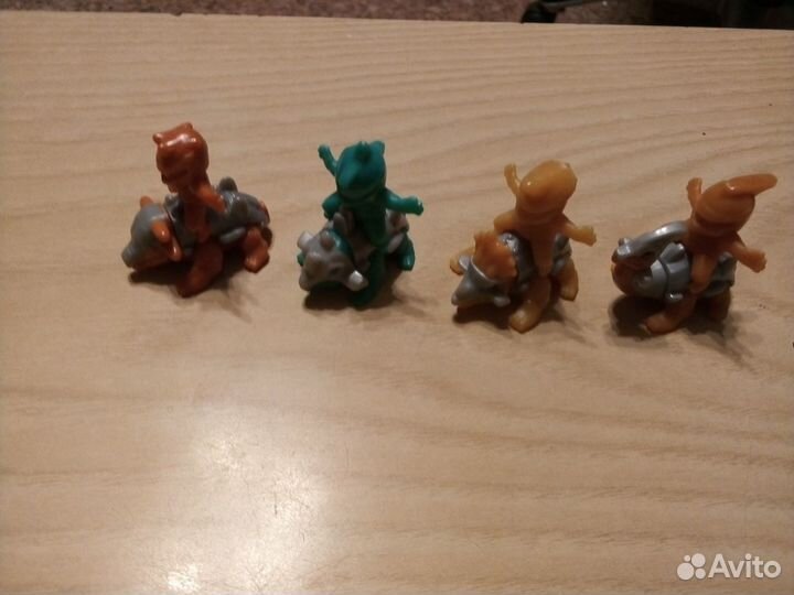 Киндер сюрприз Всадники на динозаврах