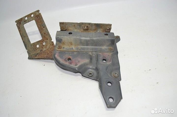 Кронштейн кабины, передний правый iveco Stralis (0