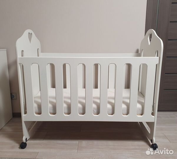 Детская кроватка-качалка