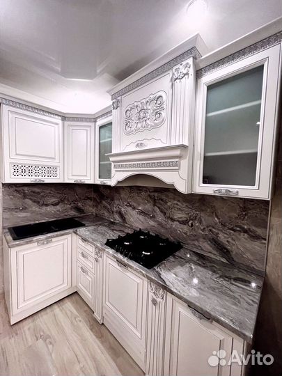 Кухонный гарнитур угловой