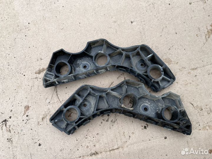 Направляющая бампера Фольксваген Пассат сс