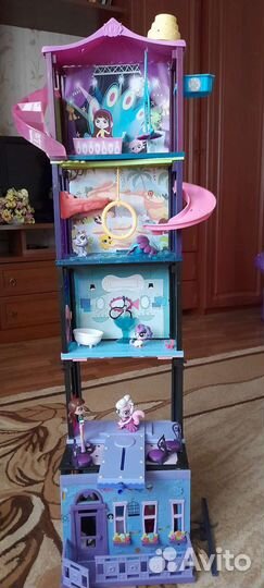 Набор из кукольных домиков с питомцами и куклами