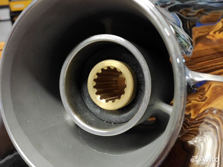 Винт гребной Yamaha 60-140 л.с. шаг 15, сталь