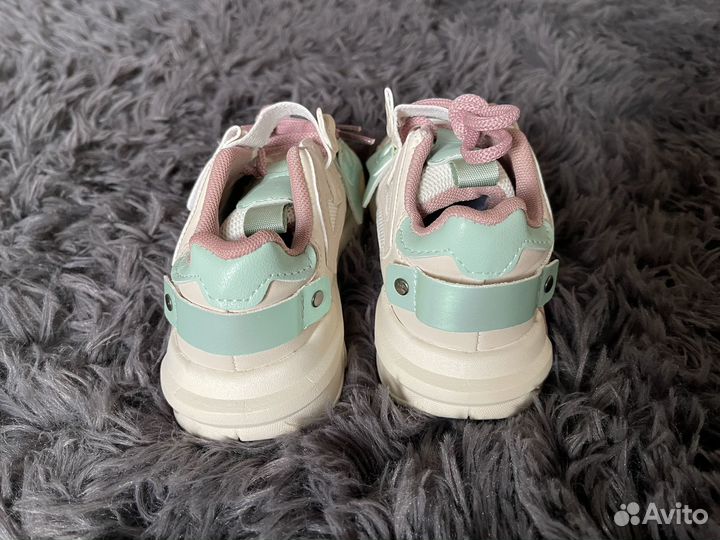 Кроссовки детские