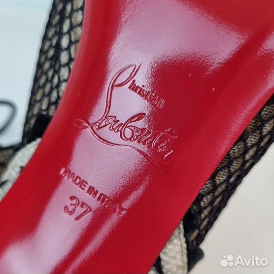 Ботильоны louboutin 37 на пуговицах босоножки высо