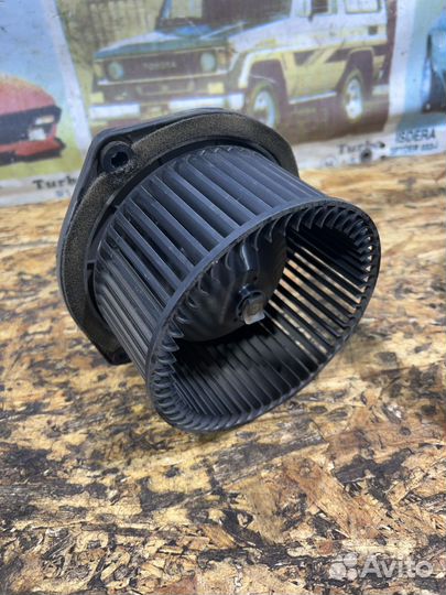 Моторчик печки Лада Калина 1