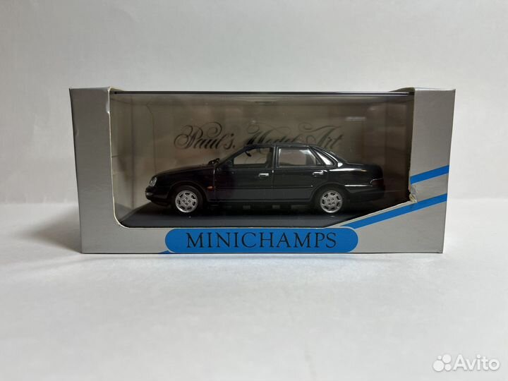 Ford Scorpio Saloon 1995 blue met Minichamps