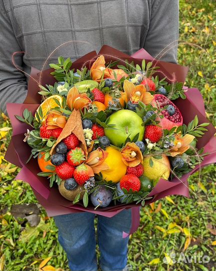 Фруктовый букет корзина экзотическими фруктами
