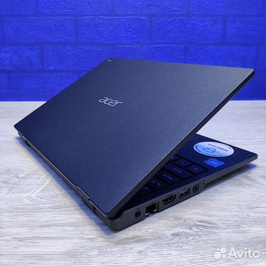 Ноутбук Acer TravelMate B118-M-C6UT