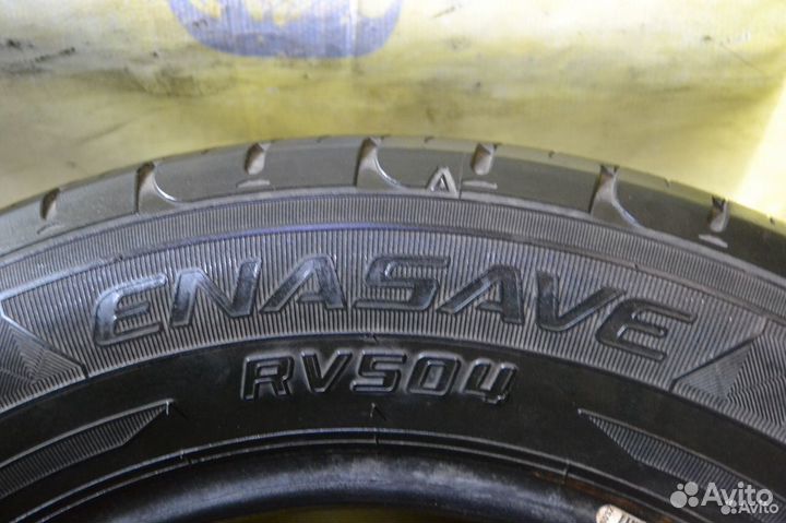 Dunlop Enasave RV504 215/60 R16