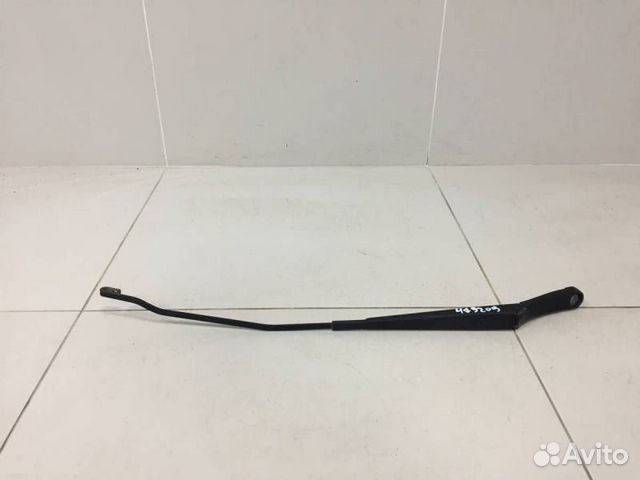 Поводок стеклоочистителя передний правый Volkswage