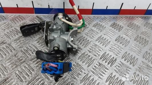 Замок зажигания KIA carens 3 (ZML15J101)