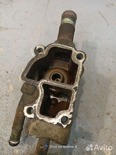 Корпус термостата ниссан алмера N16/примера P12