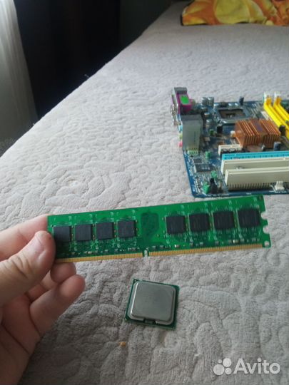 Плашка 1 Гб hynix