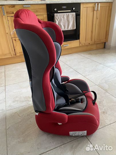 Автомобильное детское кресло