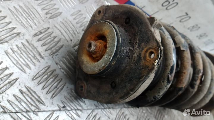 Стойка амортизатора передняя левая Volkswagen 3