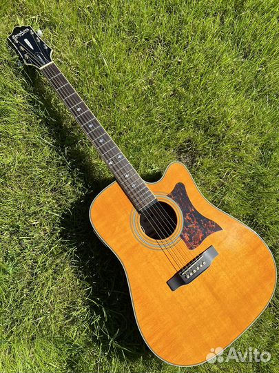 Электроакустическая гитара