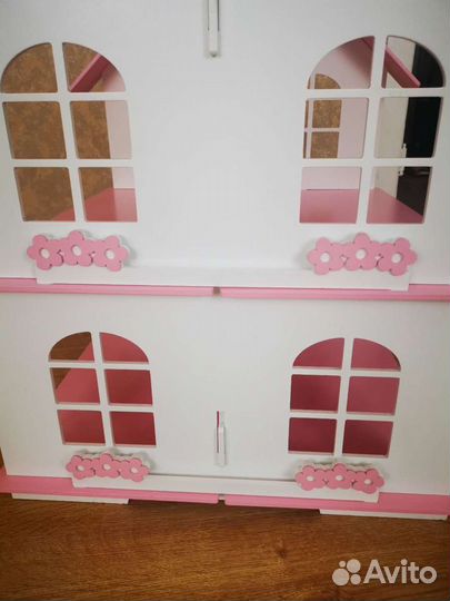 Большой кукольный домик