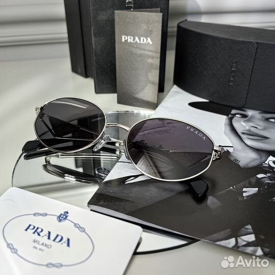 Солнцезащитные очки Prada