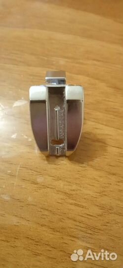 Швейная лапка для потайной молнии