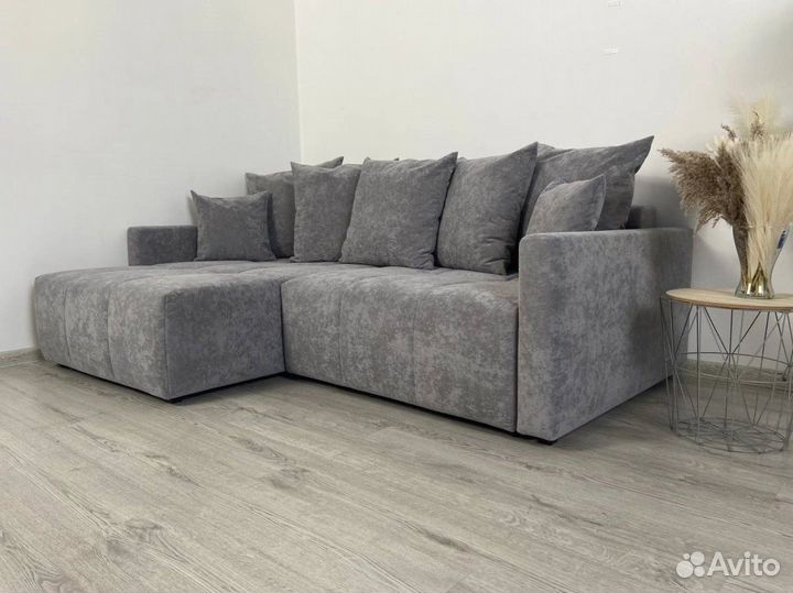 Компактный угловой диван