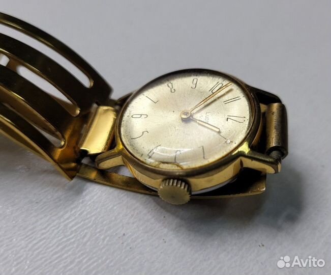 Часы наручные Луч Luch AU женские с браслетом СССР