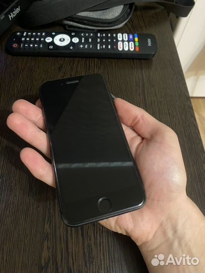 iPhone 8, 64 ГБ
