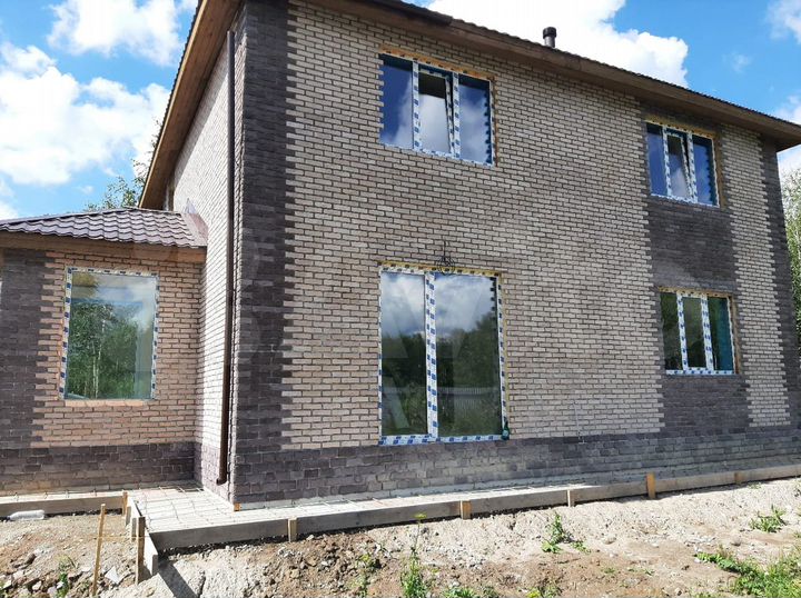 Дом 187 м² на участке 8 сот.