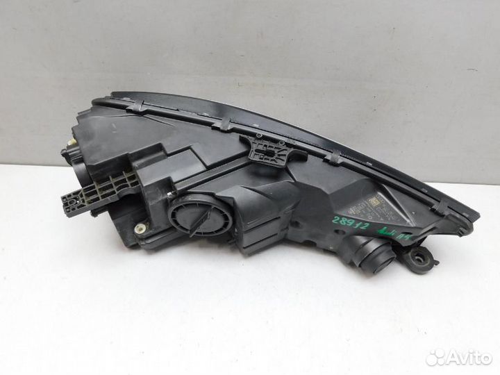 Фара левая Audi A4/RS4