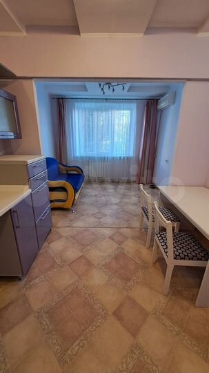 2-к. квартира, 32 м², 1/9 эт.
