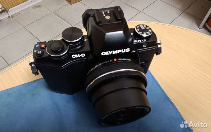 Olympus OM-D E-M10 в состоянии нового