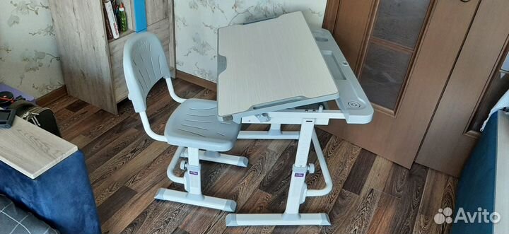 Растущая парта и стул бу