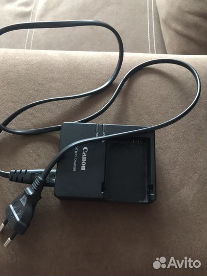 Зеркальный фотоаппарат canon 550d