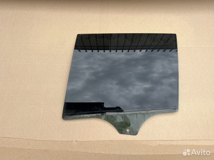 Стекло задней левой двери Bmw X5 E70