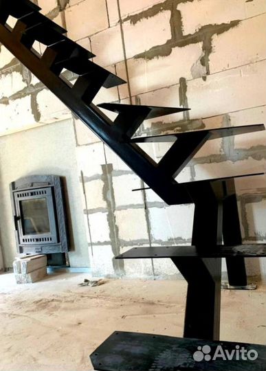 Поворотная лестница