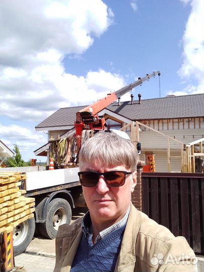 Прораб с бригадой